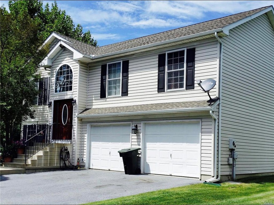 1733 Easthill Dr, Bethlehem, PA 18017 - photo 1