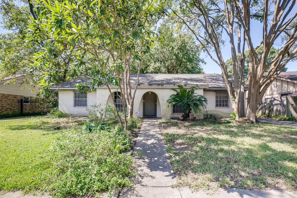 7418 Burning Tree - Enjoy updated kitchen and baths in this well maintained home centrally located in Sharpstown. This home has four bedrooms with walk-in closets for great storage and organization.