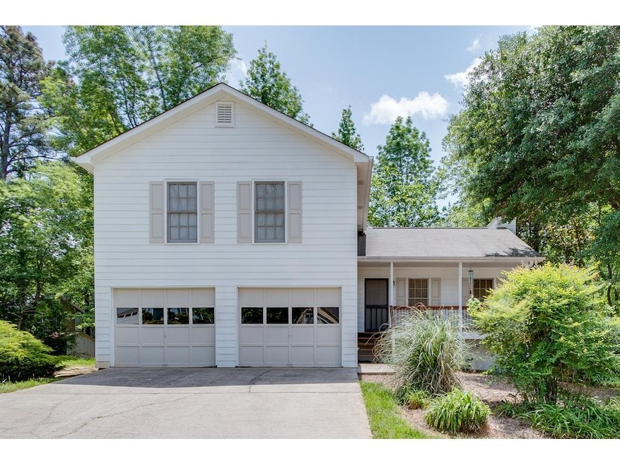 629 Edwards Ct, Sugar Hill, GA 30518 - photo 1