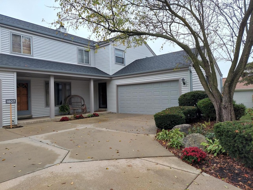 1805 Stardust Dr, Waukesha, WI 53186 - photo 1