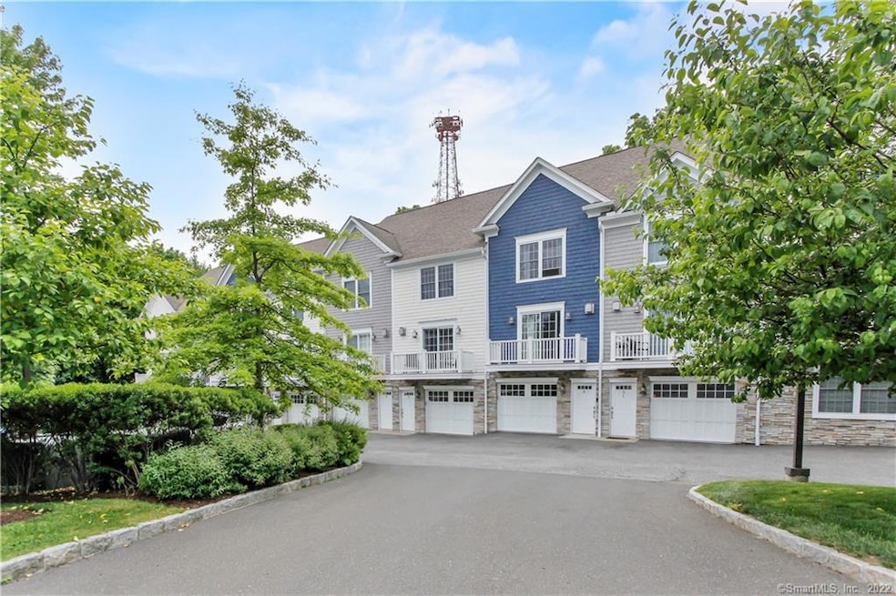 12 Willard Rd unit 5, Norwalk, CT 06851 - photo 1