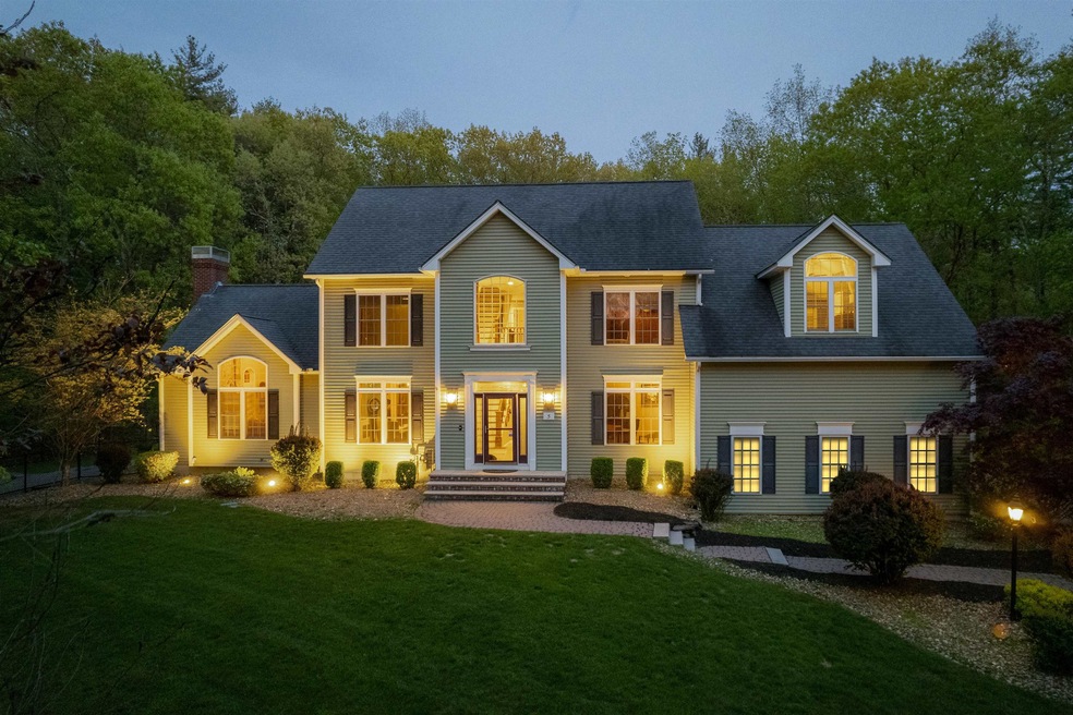 5 Eastgate Rd, Derry, NH 03038 - photo 1