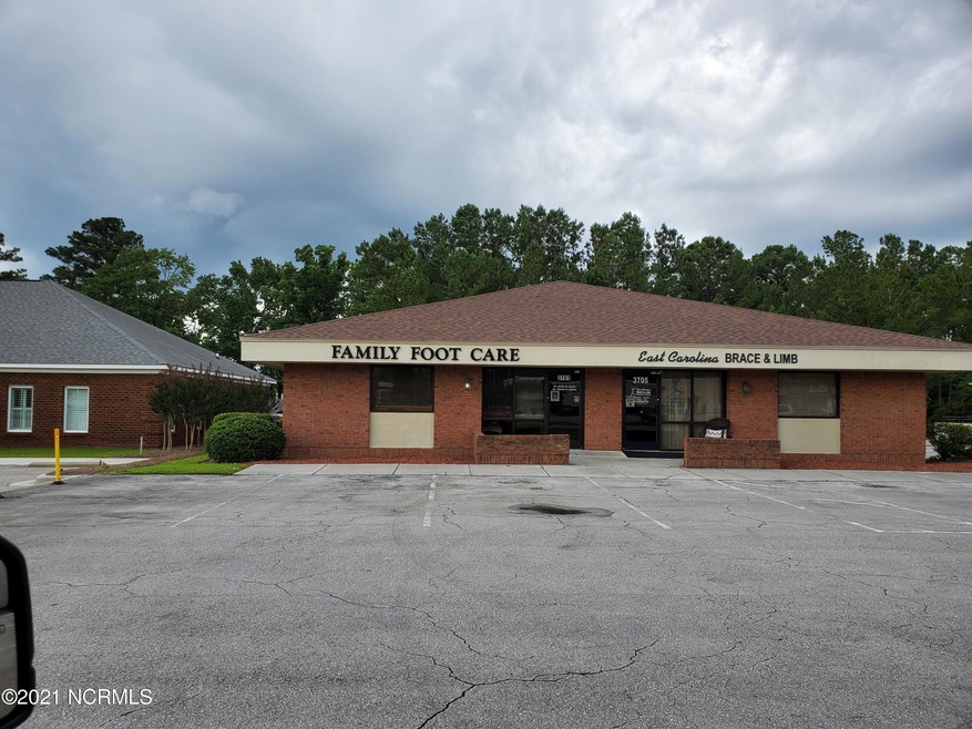 3701 Henderson Dr, Jacksonville, NC 28546 - photo 1