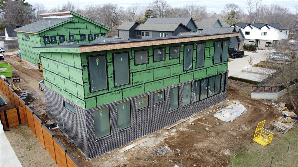 612 Bella Vista Rd, Bentonville, AR 72712 - photo 1