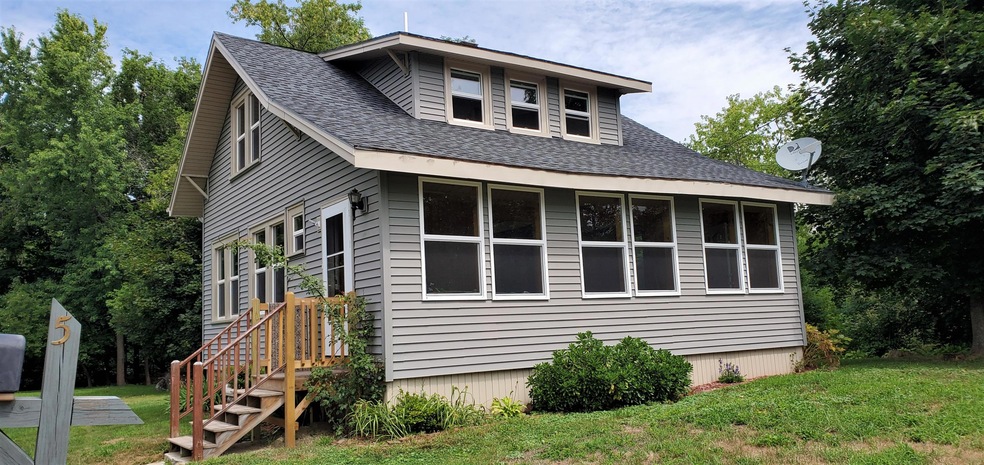 5 fletch exterior main