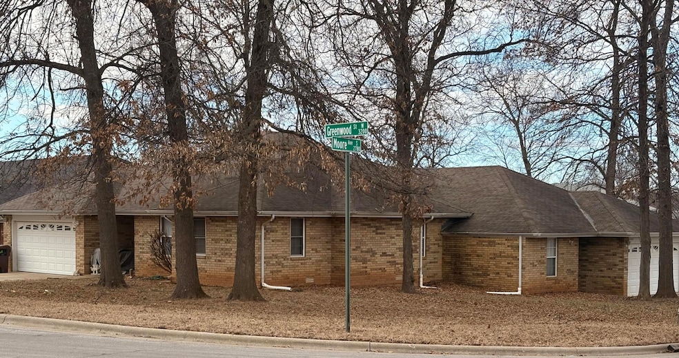 Duplex sets on a corner lot