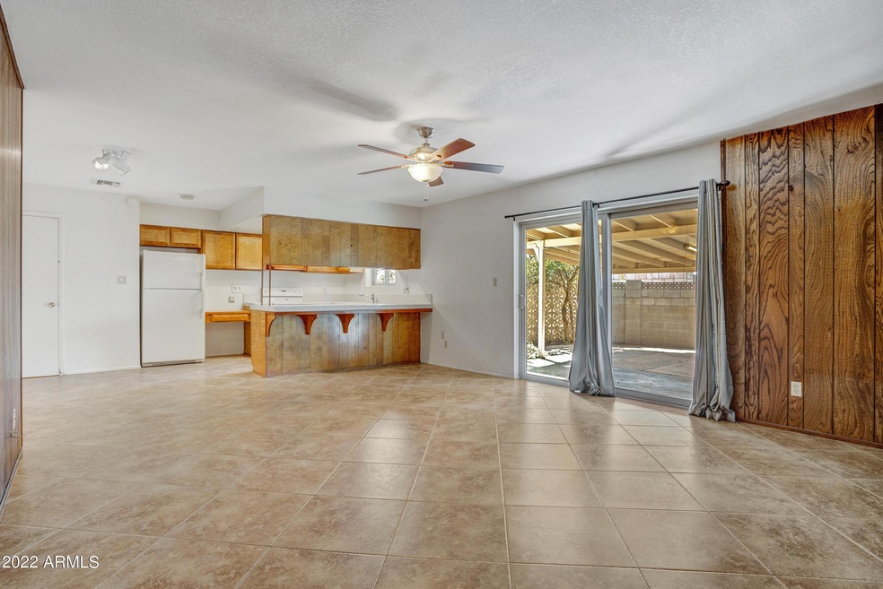 001_Family Room To Kitchen