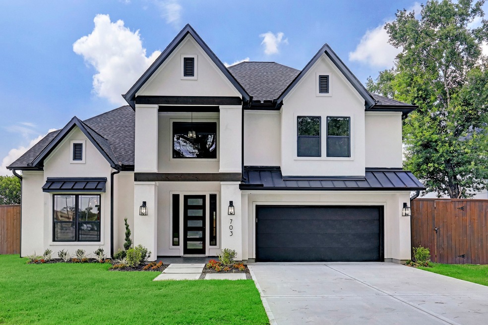 703 W 42nd St, Houston, TX 77018 - photo 1