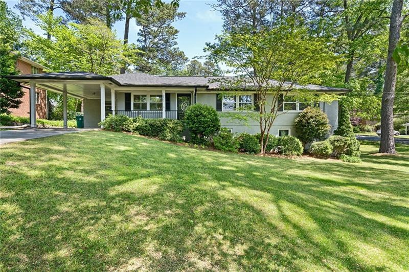 Gorgeous Cheney Woods home on a huge corner lot!