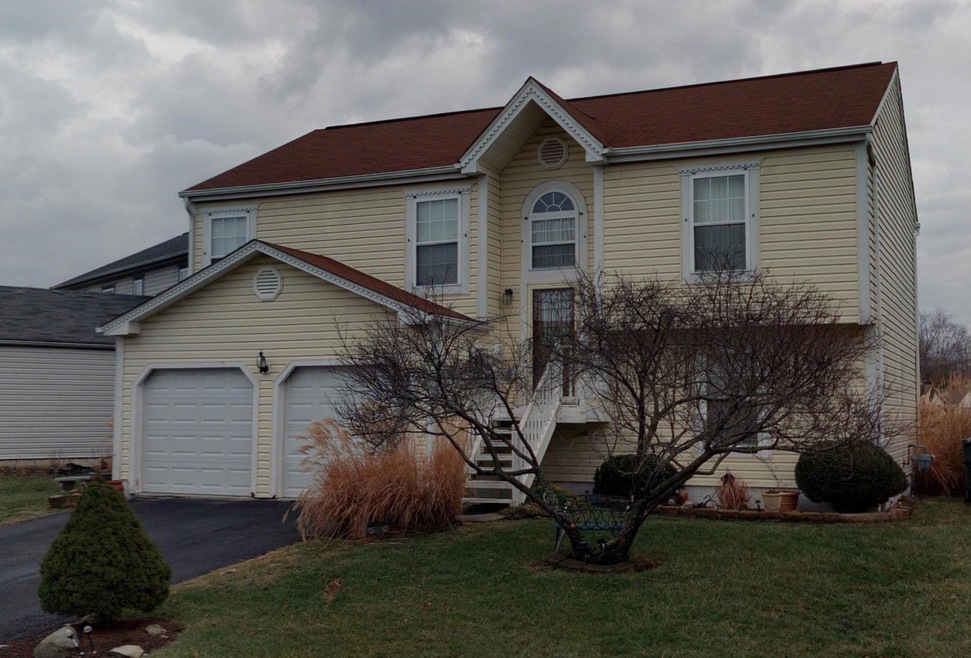 2876 Blue Moon Dr, Columbus, OH 43232 - photo 1