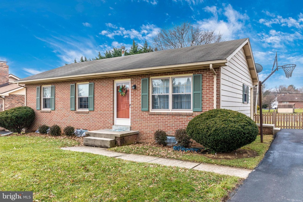 8210 Lookout Ln, Frederick, MD 21702 - photo 1