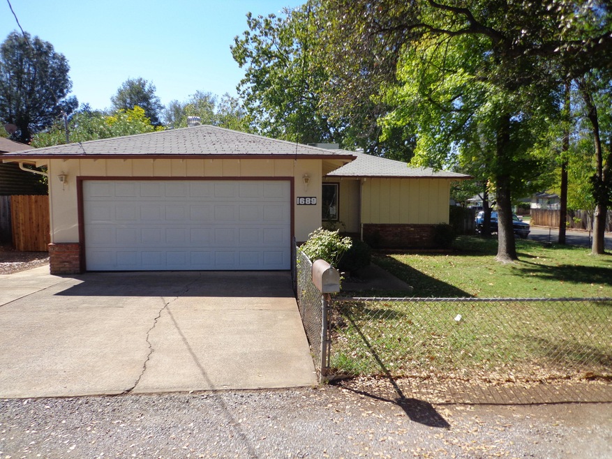 1689 Mistletoe Ln, Redding, CA 96002 - photo 1