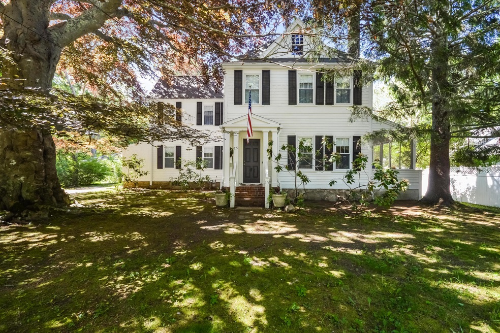 001-Front_View-4402299-medium