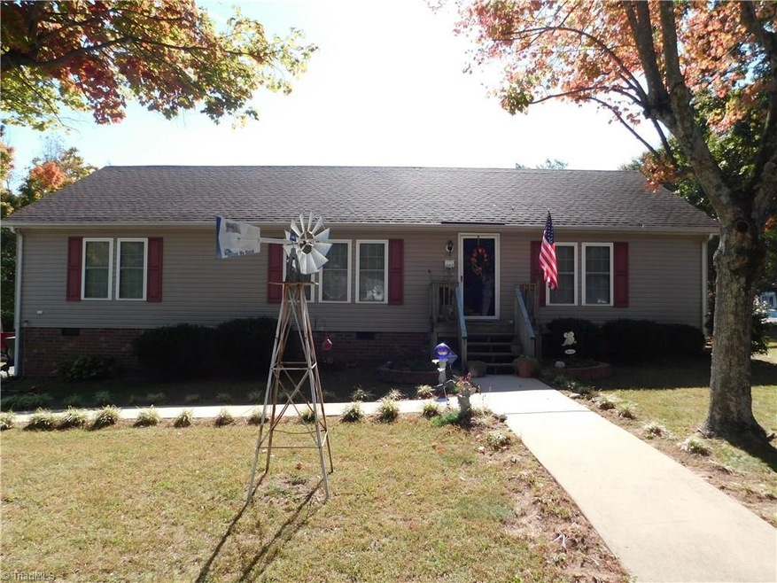 1003 Lee St, Asheboro, NC 27203 - photo 1