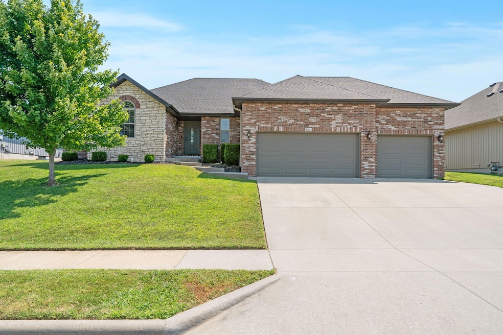 822 S Eastridge, Nixa, MO 65714 - photo 1