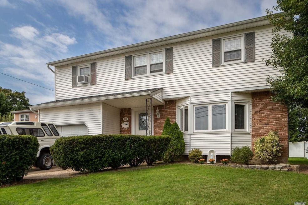 912 Bellmore Rd, North Bellmore, NY 11710 - photo 1