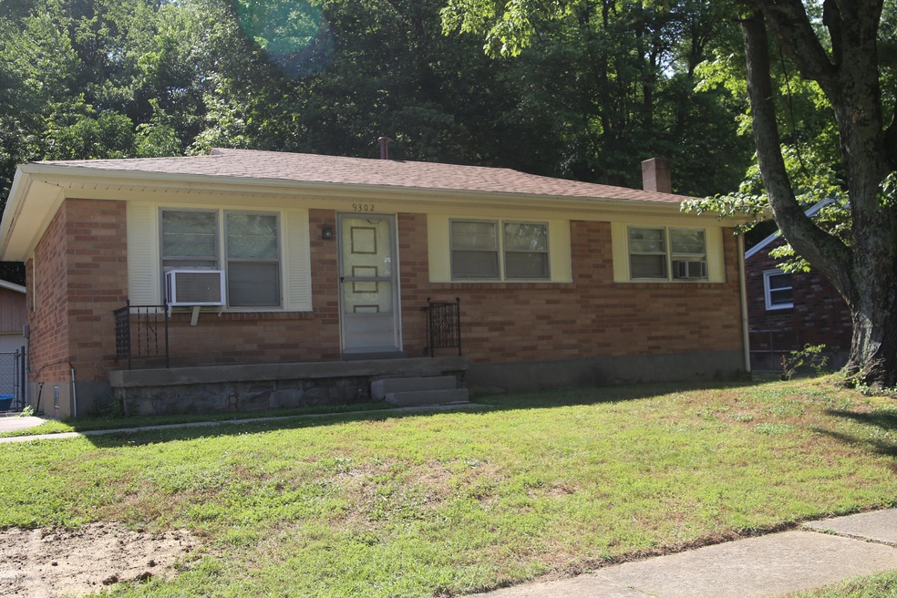 9302 Pagoda Dr, Louisville, KY 40229 - photo 1