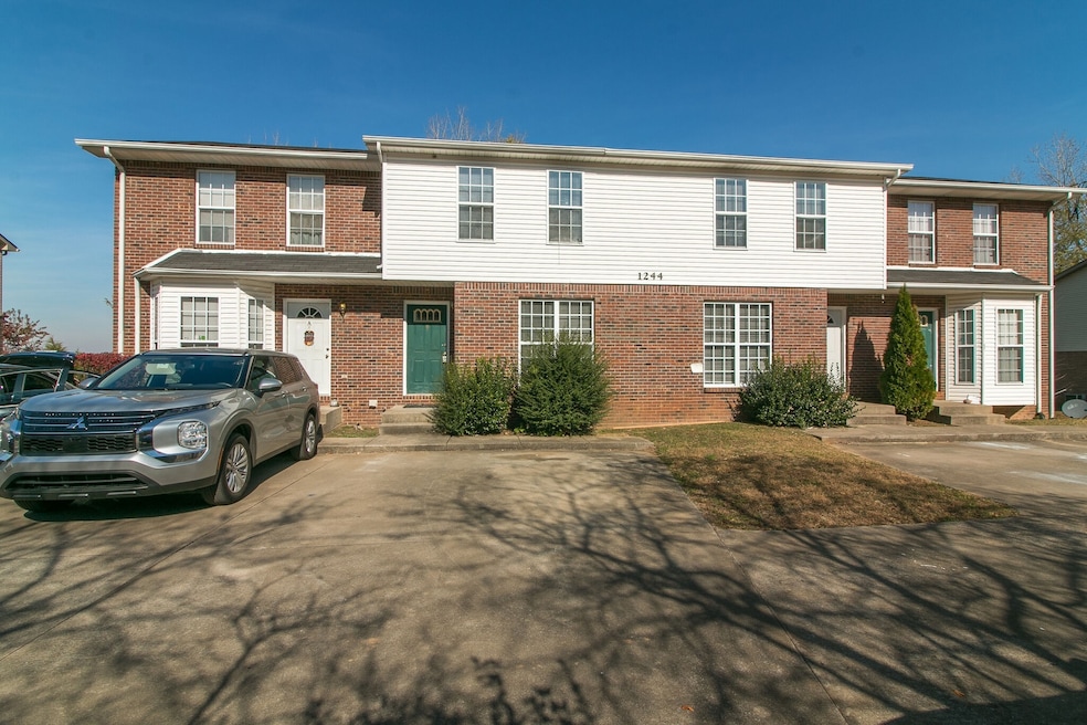 For Rent $1,000/month • Co-Listing Agent