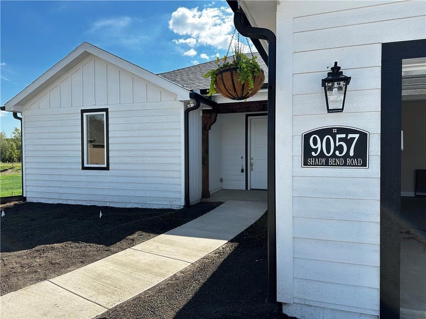 9057 Shady Bend Rd, Lenexa, KS 66227 - photo 1