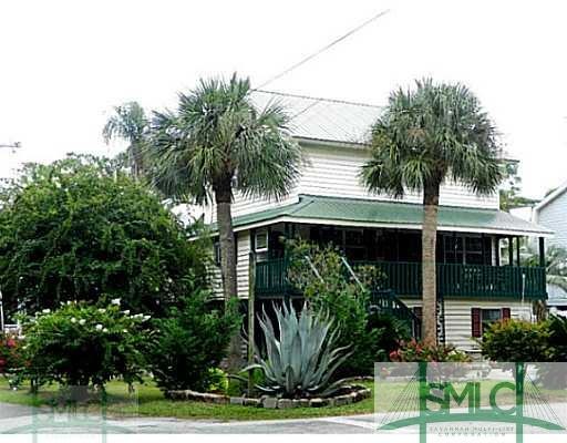 Exterior Front. Well maintained home on large corn