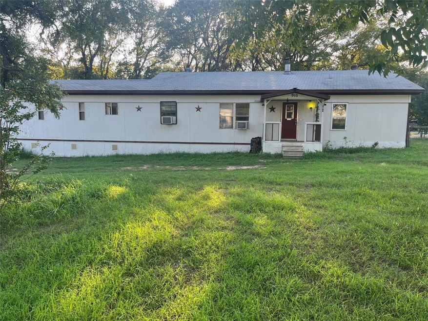 910 W White Tail Dr, Granbury, TX 76049 - photo 1