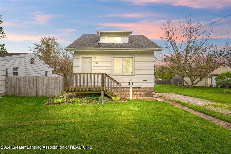 625 W Berry Ave, Lansing, MI 48910 - photo 1