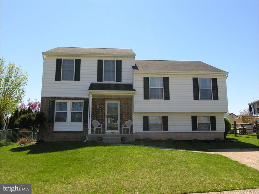 128 Penns Grant Dr, Morrisville, PA 19067 - photo 1