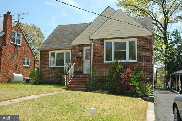 825 Dorsey Ave, Essex, MD 21221 - photo 1