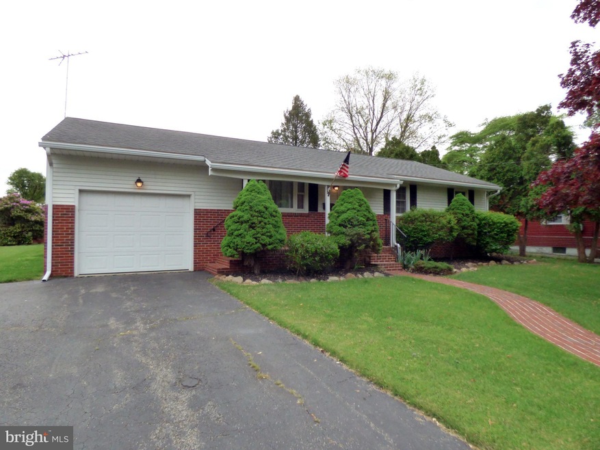 321 S Johnson St, Penns Grove, NJ 08069 - photo 1