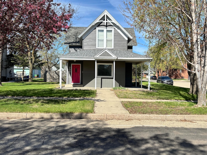 302 E. 2nd St.