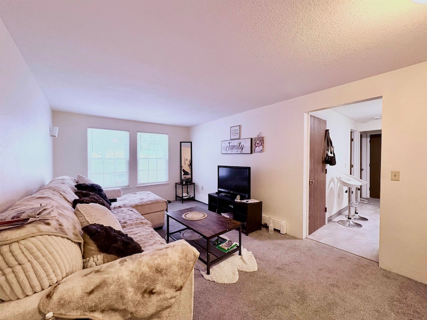 120 Wolf Rd unit 53, Lebanon, NH 03766 - photo 1