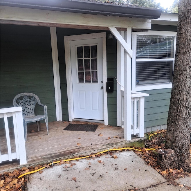 397 Lacy Dr unit B, Elgin, TX 78621 - photo 1