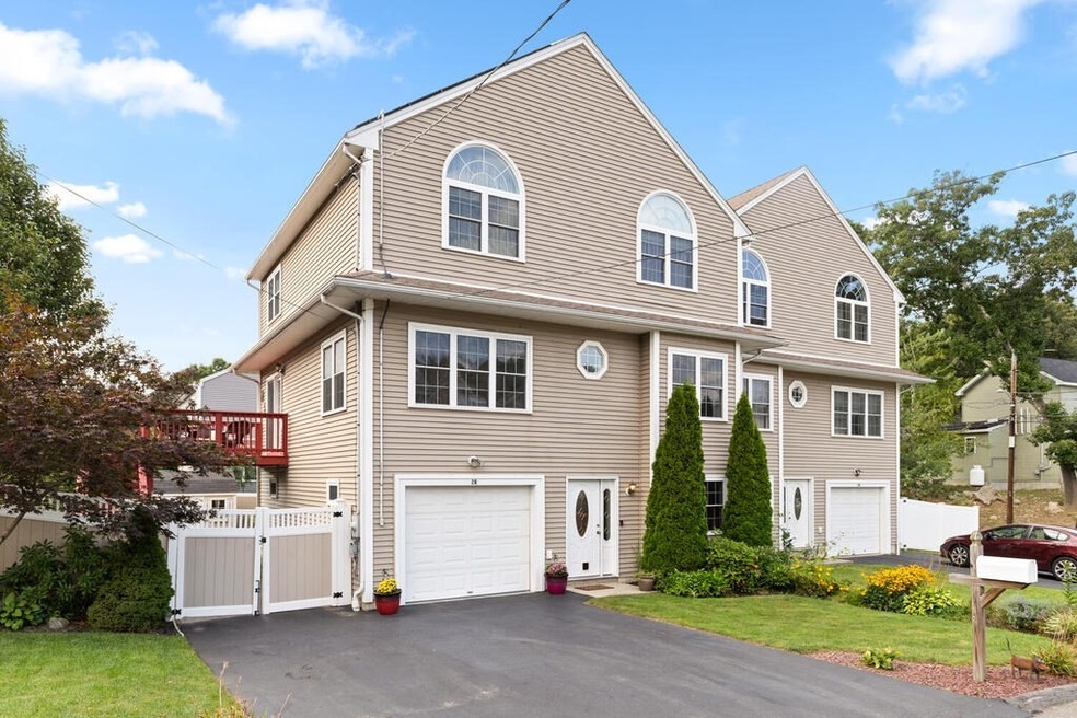 2B Ockway St, Worcester, MA 01604 - photo 1