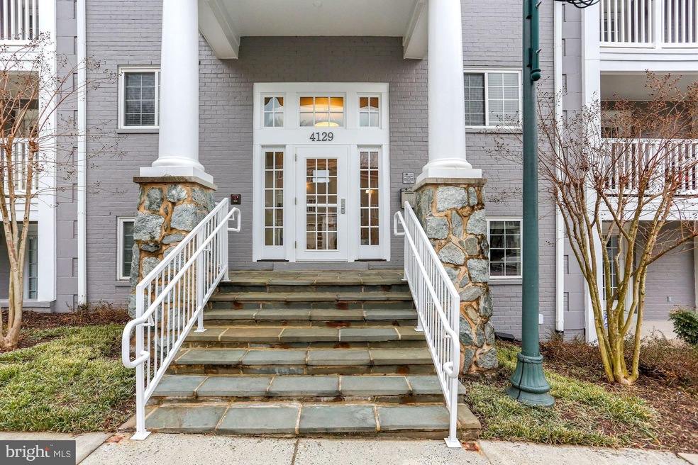 4129 S Four Mile Run Dr unit 204, Arlington, VA 22204 - photo 1