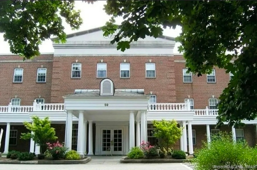 The Kingswood of Stamford unit 2T, Stamford, CT 06902 - photo 1