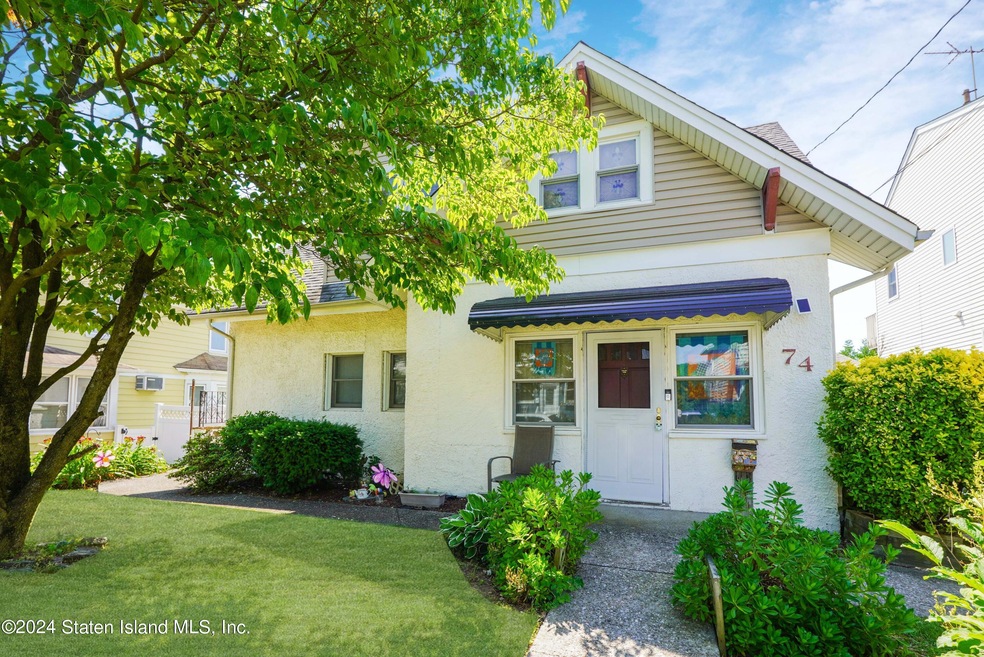 74 Saint Stephens Place, Staten Island, NY 10306 - photo 1