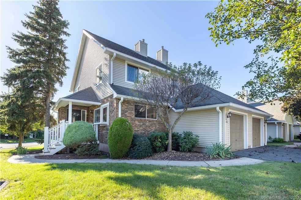 122 Fox Run Ct, Newington, CT 06111 - photo 1