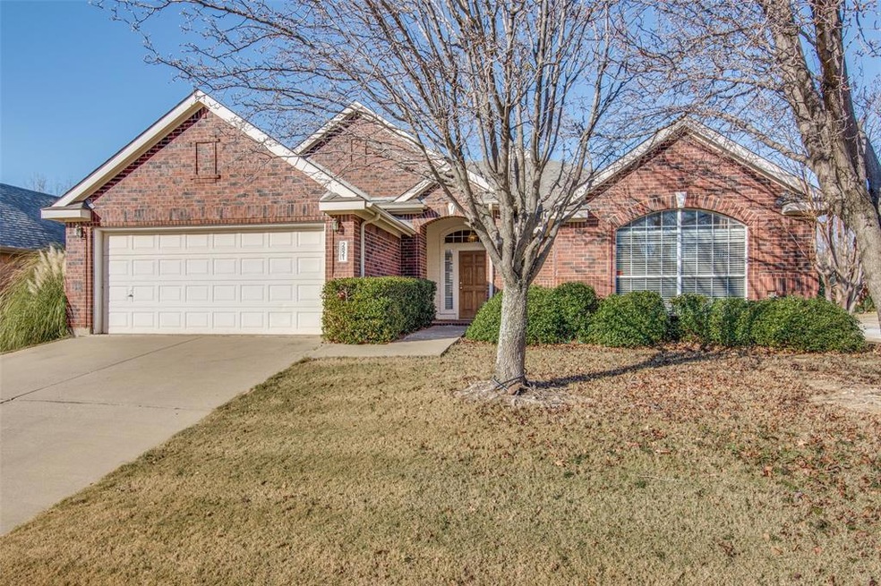 2821 Hollow Ridge Dr, Denton, TX 76210 - photo 1