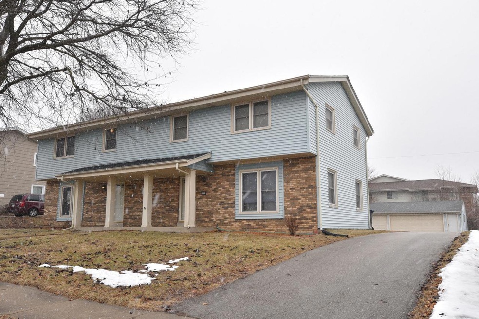 2451 Saratoga Rd unit 2453, Waukesha, WI 53186 - photo 1