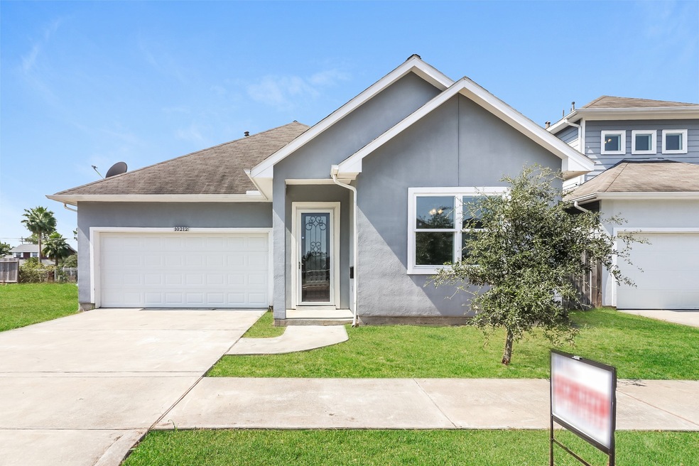 10212 Jessalyn Ln, Houston, TX 77075 - photo 1