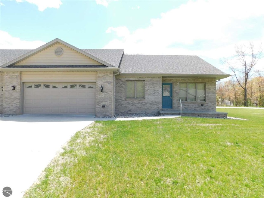 5860 Huron Woods unit 5, Tawas City, MI 48763 - photo 1