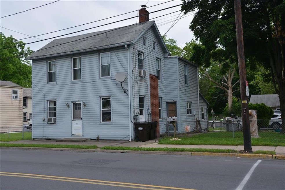 523 Main St, Freemansburg, PA 18017 - photo 1