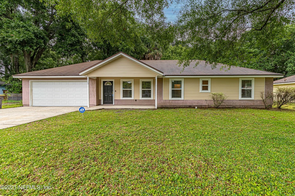 1129 Comanche St, Jacksonville, FL 32205 - photo 1