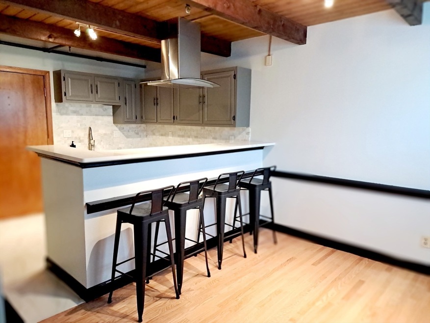 102 Wharf St unit 7, Salem, MA 01970 - photo 1