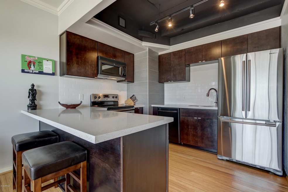 Large Spacious Kitchen