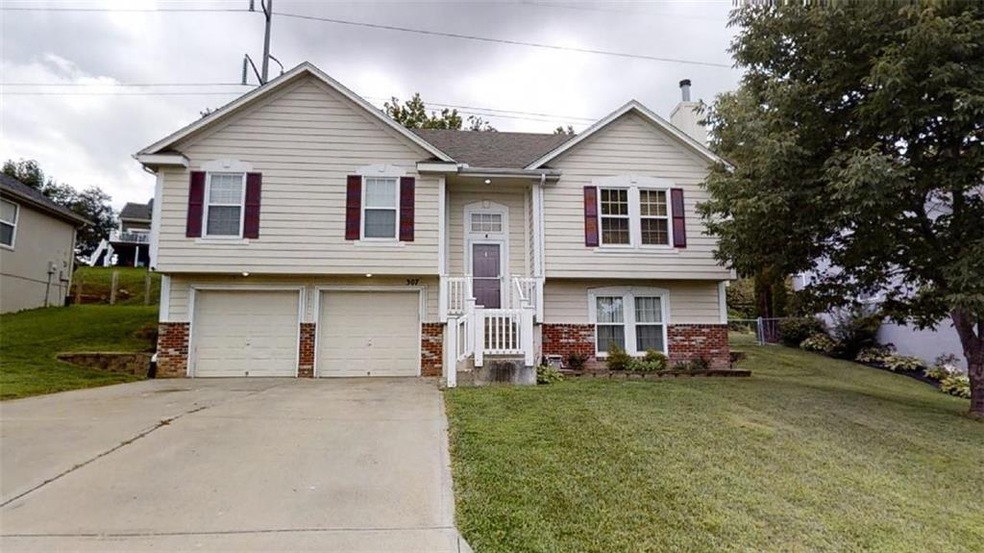 307 SW 24th Terrace, Oak Grove, MO 64075 - photo 1