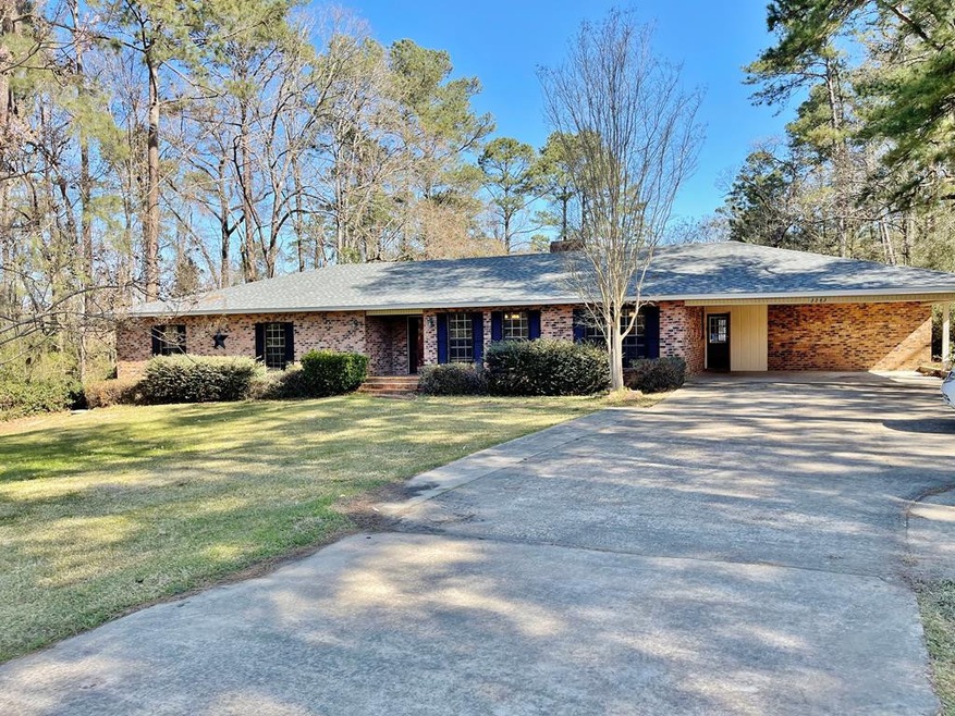 2282 Veterans Blvd, McComb, MS 39648 - photo 1