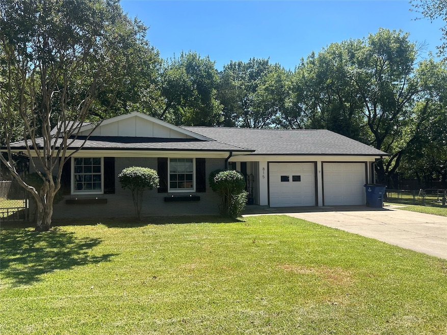 815 Lynn Ct, Ennis, TX 75119 - photo 1