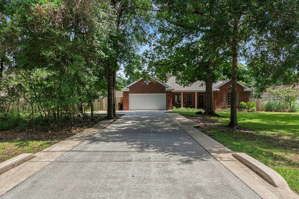 24 Lake Dr, Conroe, TX 77384 - photo 1