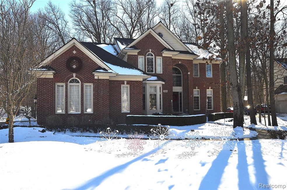 7201 S Oak Ct W, West Bloomfield, MI 48323 - photo 1
